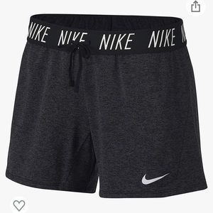 Nike dri-fit women’s training day athletic short